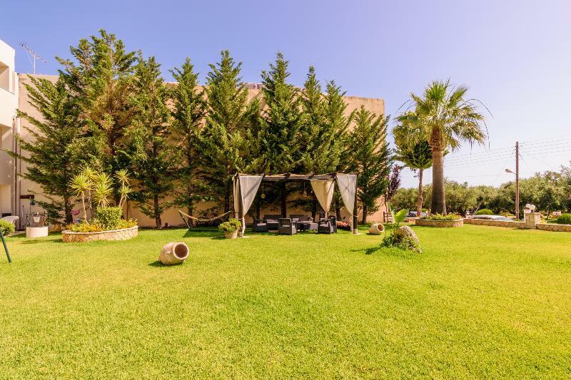Remezzo Studios & Apartments Amoudi Extérieur photo